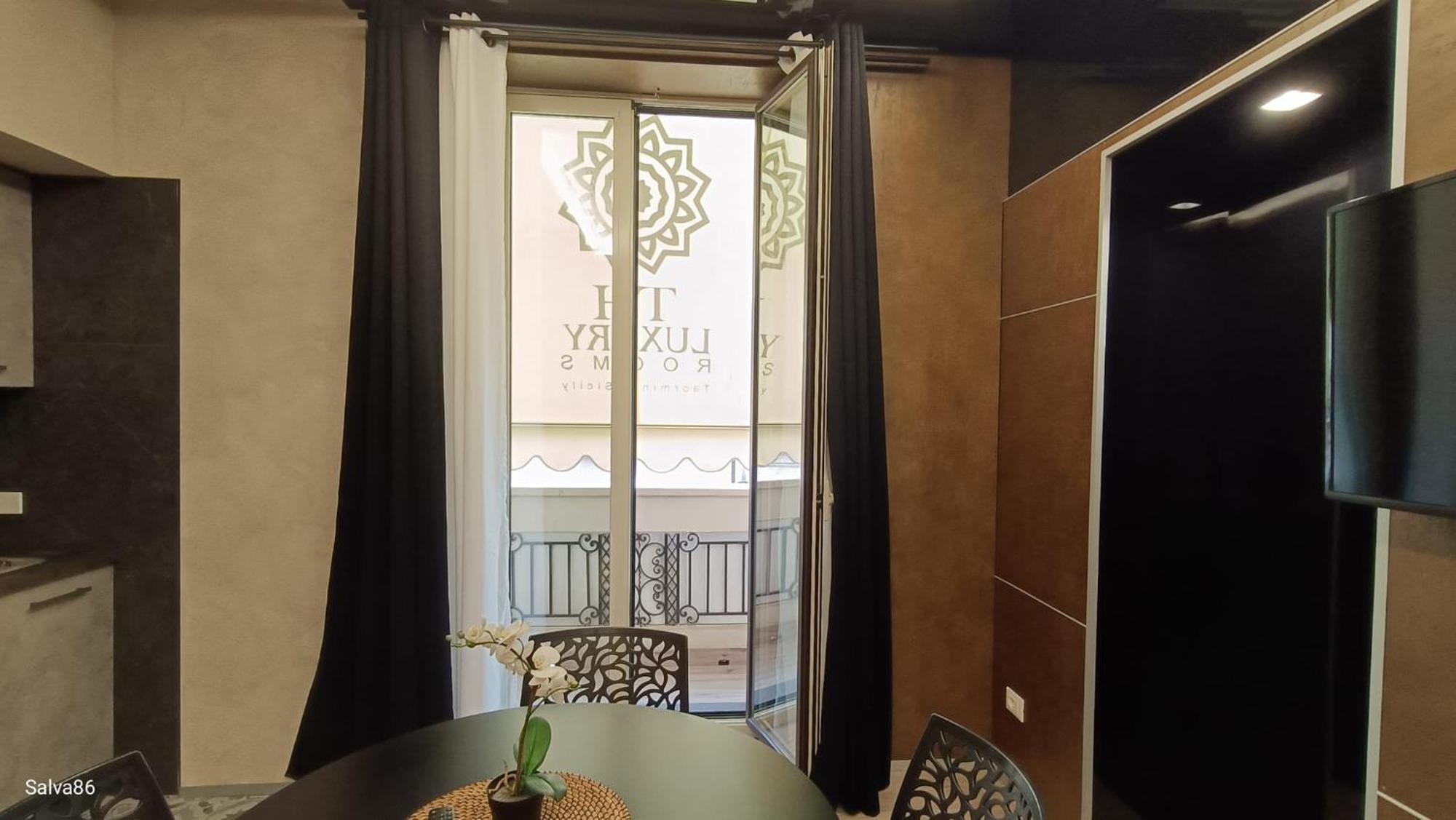 Th Luxury Rooms & Apartment Giardini-Naxos Exterior foto